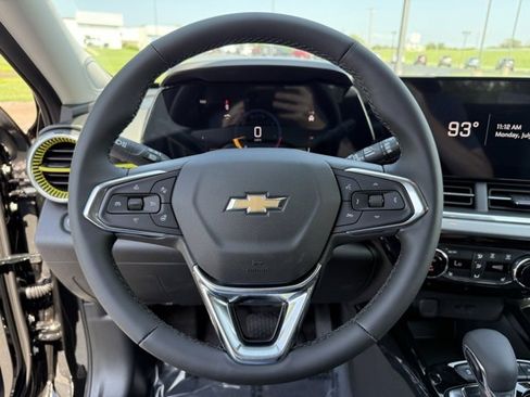 New 2025 Chevrolet Trax LT w/ Driver Confidence Package image 22