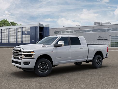 New 2026 RAM 2500 Laramie AWD/4WD image 36