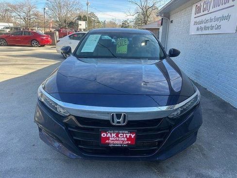 Used 2018 Honda Accord EX image 2