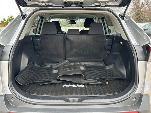 Certified 2021 Toyota RAV4 LE image 6