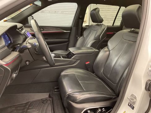 Used 2021 Jeep Grand Cherokee L Overland w/ Luxury Tech Group IV AWD/4WD image 22