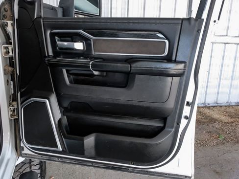 Used 2024 RAM 3500 Laramie w/ Night Edition image 46