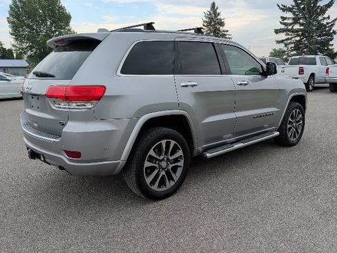 Used 2017 Jeep Grand Cherokee Overland w/ Jeep Active Safety Group AWD/4WD image 3