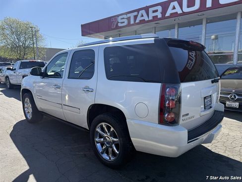 Used 2009 GMC Yukon Denali AWD/4WD image 4