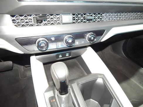 Used 2025 Honda Accord LX image 25