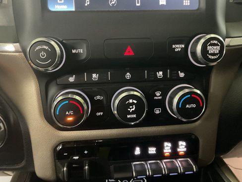 Used 2022 RAM 2500 Laramie AWD/4WD image 15