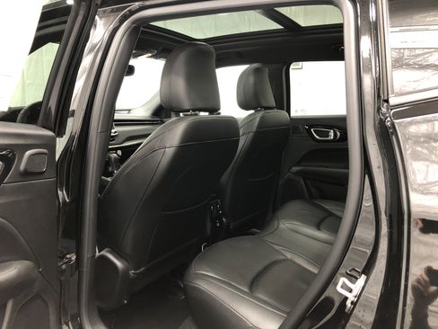 Certified 2025 Jeep Compass Limited w/ Driver Assist Group I image 15