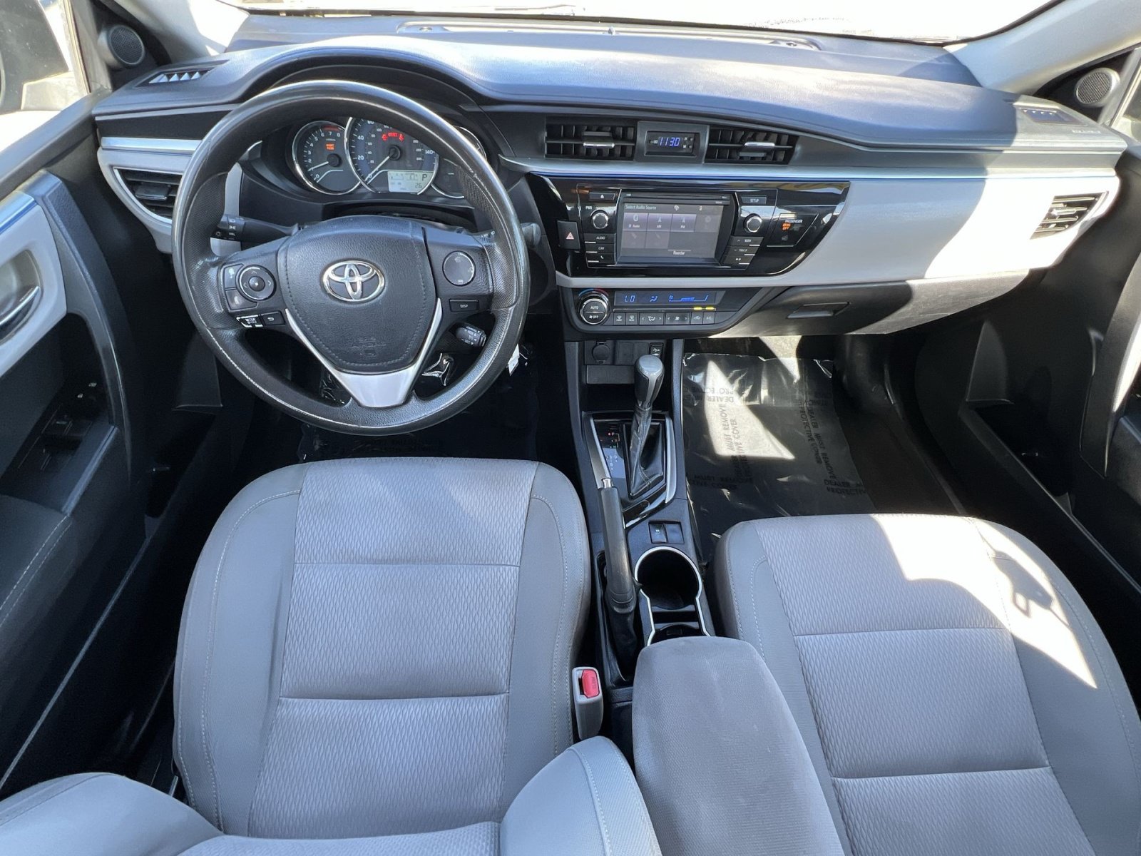 Used 2014 Toyota Corolla LE FWD image 16