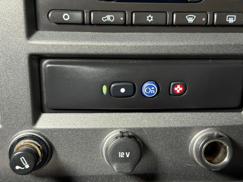 Used 2004 HUMMER H2 w/ Preferred Equipment Group AWD/4WD image 35