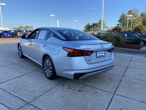 Used 2024 Nissan Altima 2.5 SV image 8