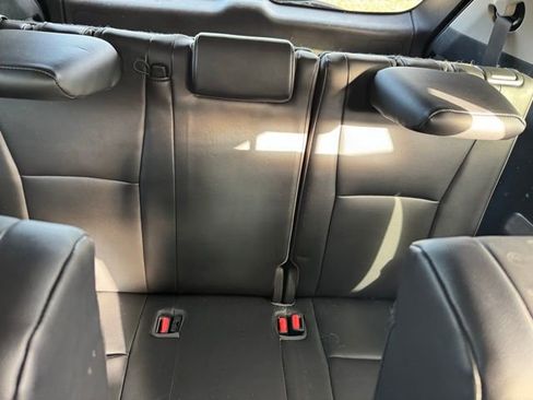 Used 2021 Toyota Highlander XLE image 8