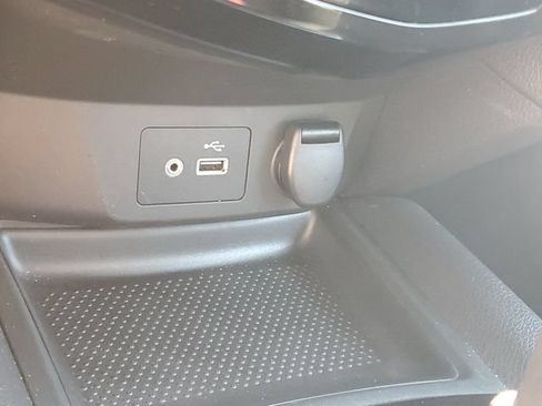 Used 2019 Nissan Rogue S AWD/4WD image 28