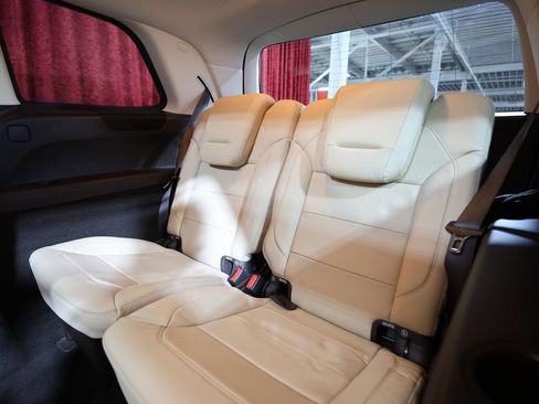 Used 2019 Mercedes-Benz GLS 450 4MATIC image 16
