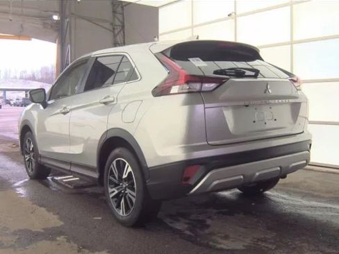 Used 2025 Mitsubishi Eclipse Cross SE image 3