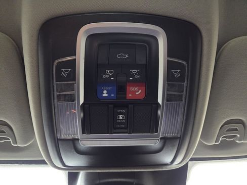 Used 2023 RAM 2500 Laramie AWD/4WD image 15