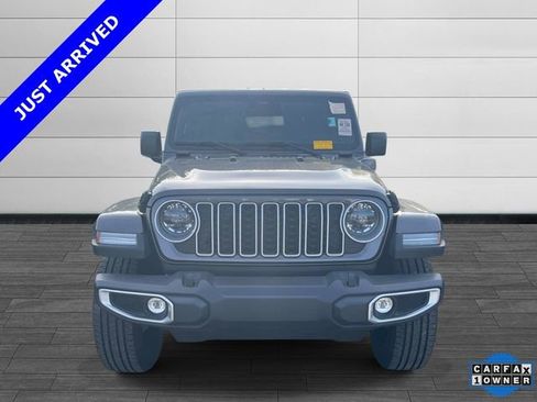 Used 2025 Jeep Wrangler Unlimited Sahara w/ Safety Group image 6