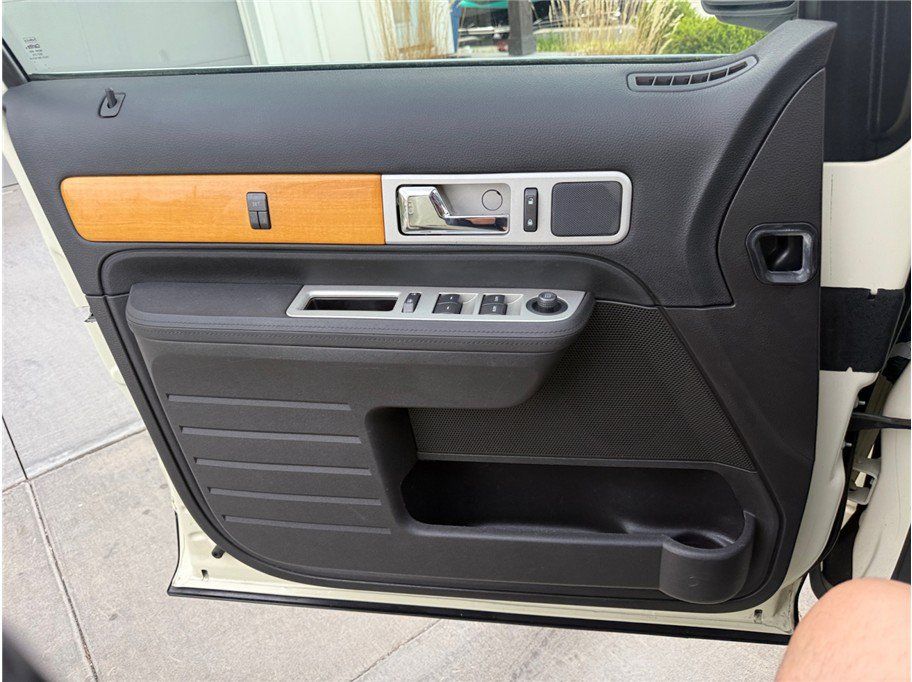 Used 2008 Lincoln MKX AWD image 27
