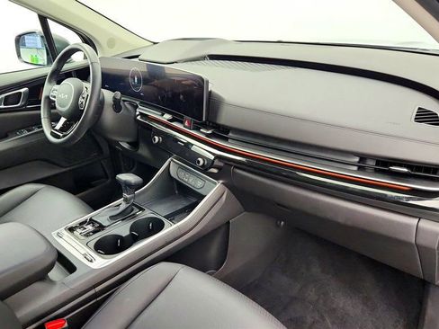 Used 2025 Kia Carnival SX Prestige image 27
