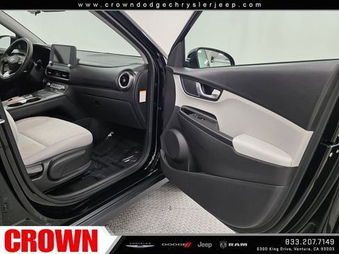 Used 2023 Hyundai Kona SE FWD image 13