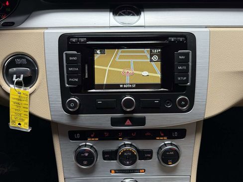 Used 2014 Volkswagen CC Sport FWD image 19