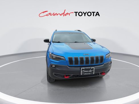 Used 2022 Jeep Cherokee Trailhawk image 3