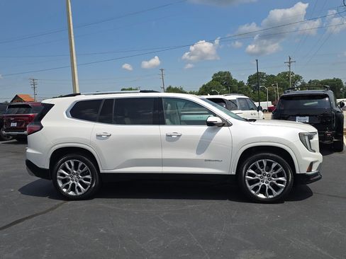 Used 2024 GMC Acadia Denali w/ Super Cruise Package FWD image 2