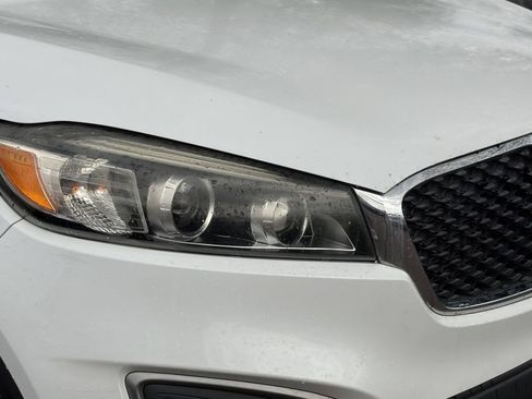 Used 2016 Kia Sorento LX w/ LX Convenience Package AWD/4WD image 8