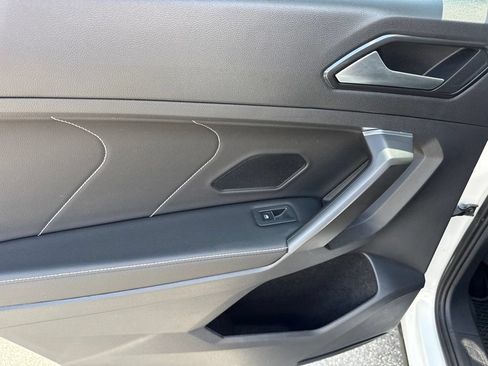Certified 2022 Volkswagen Tiguan SE w/ Panoramic Sunroof Package FWD image 13