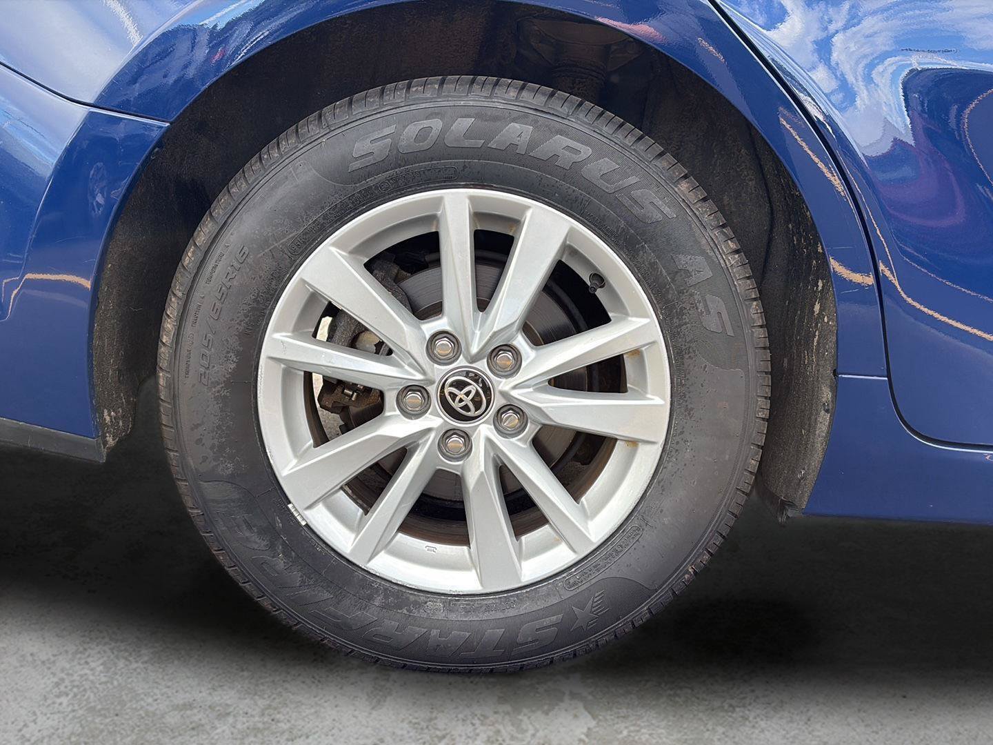 Used 2025 Toyota Camry LE FWD image 23