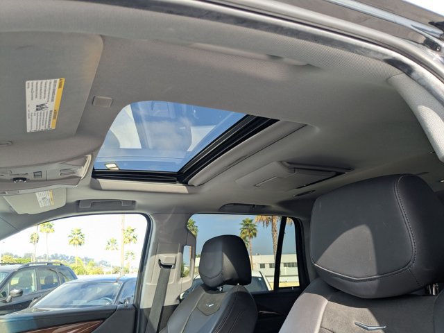 Used 2018 Cadillac Escalade Premium Luxury AWD/4WD image 13