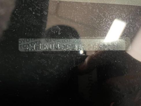 Used 2010 Toyota Matrix image 41