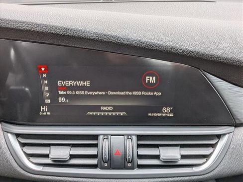 Used 2017 Alfa Romeo Giulia image 11