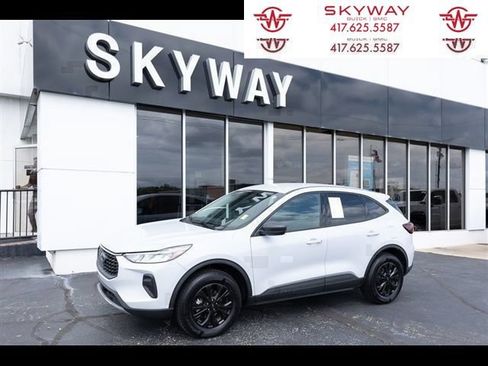 Used 2025 Ford Escape Active AWD/4WD image 1