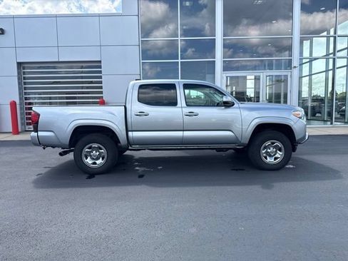 Used 2023 Toyota Tacoma SR AWD/4WD image 8