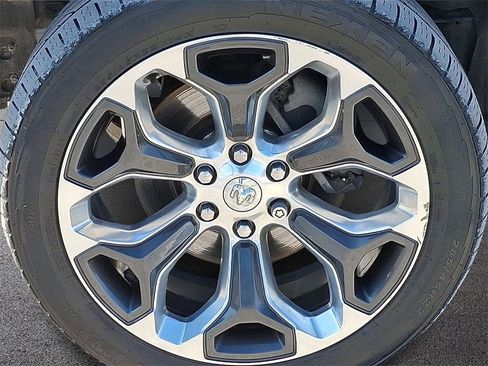 Used 2019 RAM 1500 Limited image 7