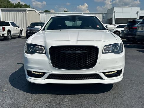 Used 2022 Chrysler 300 Touring L RWD image 3