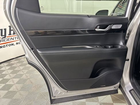 Used 2021 Hyundai Palisade Limited FWD image 25