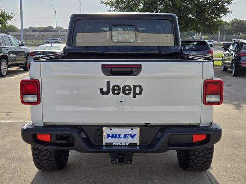 Used 2023 Jeep Gladiator Sport w/ Trailer Tow Package AWD/4WD image 6