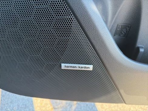 Used 2025 Subaru Crosstrek 2.5i Limited w/ Crosstrek Mirror Package image 10