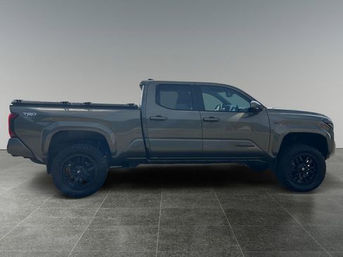 Used 2024 Toyota Tacoma TRD Sport AWD/4WD image 10