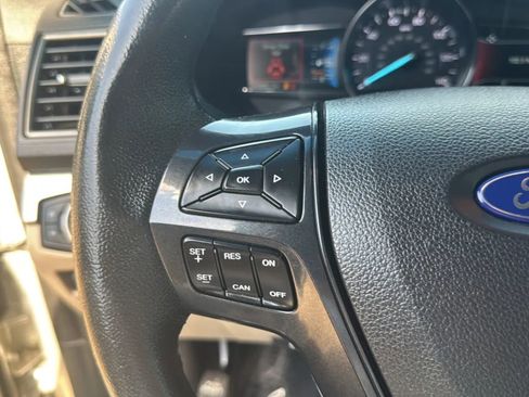 Used 2018 Ford Explorer XLT w/ Equipment Group 202A FWD image 25