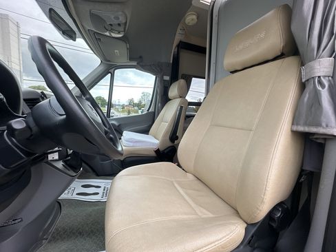 Used 2012 Mercedes-Benz Sprinter 3500 image 9