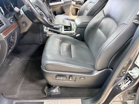 Used 2021 Toyota Land Cruiser AWD/4WD image 21