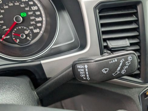 Used 2021 Volkswagen Atlas SE image 27