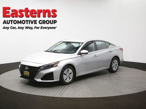 Used 2023 Nissan Altima 2.5 S FWD image 54