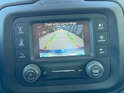Used 2017 Jeep Renegade Trailhawk w/ Premium Trailhawk Package AWD/4WD image 15