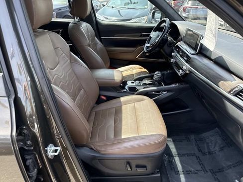 Used 2022 Kia Telluride SX w/ SX Prestige Package AWD/4WD image 9