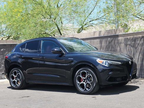 Used 2023 Alfa Romeo Stelvio Veloce AWD/4WD image 2