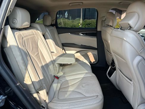 Used 2016 Lincoln MKX Reserve w/ Climate Package image 33