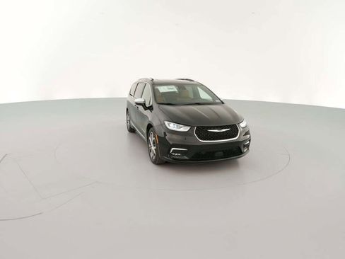 New 2026 Chrysler Pacifica Pinnacle image 17